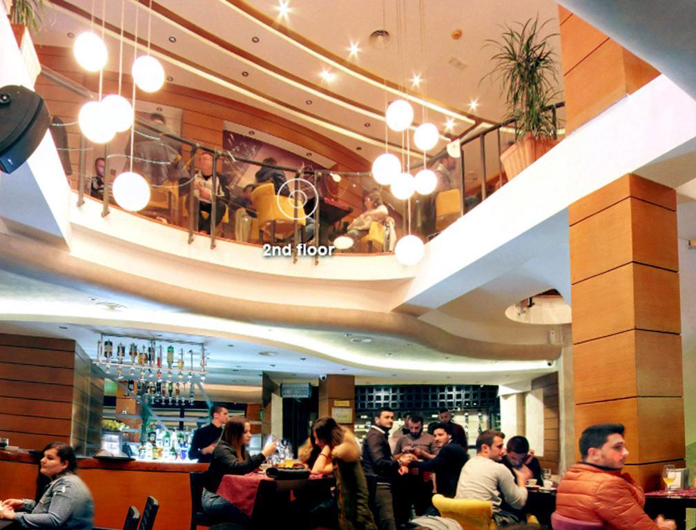 Hotel Cruiser Ulcinj Bagian luar foto