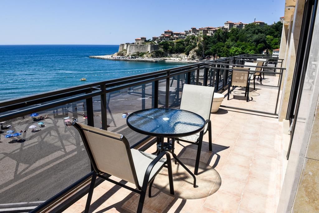 Hotel Cruiser Ulcinj Bagian luar foto